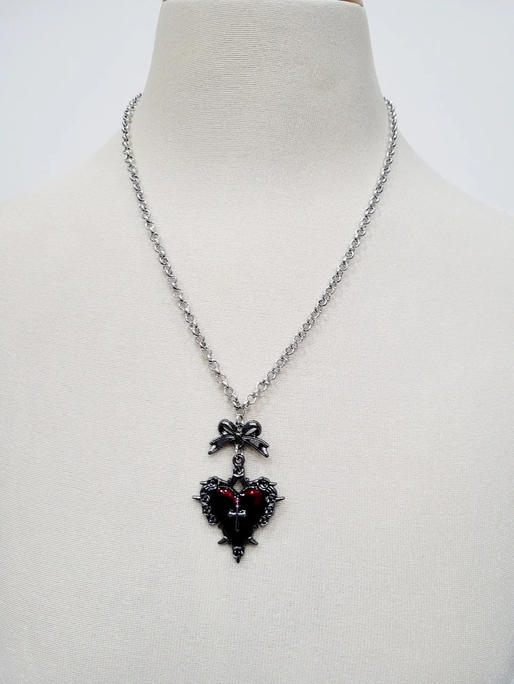 Brand New Silver Tone Gothic Red Heart Cross Necklace - Picture 2 of 9